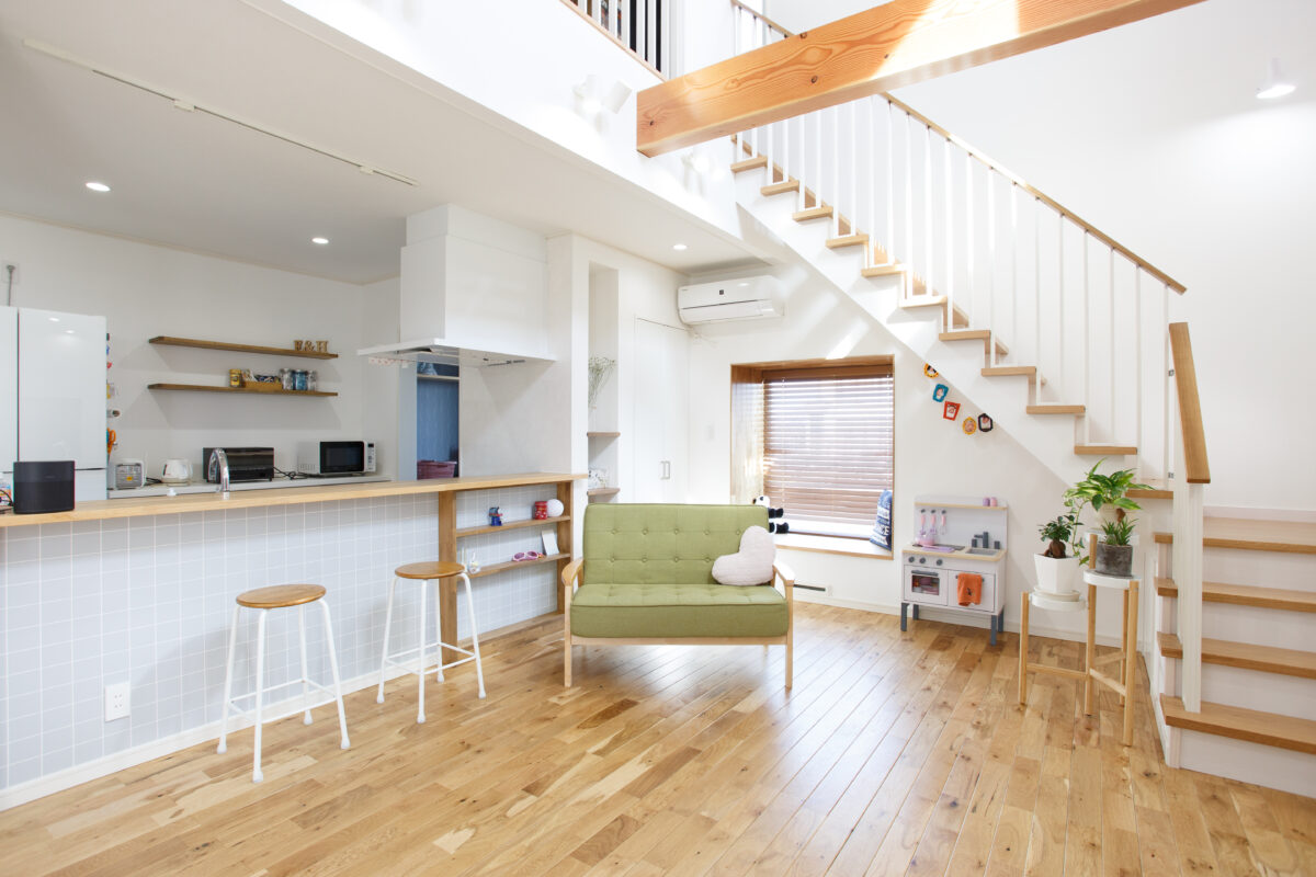 自然とみんなが集まる大空間リビングの家